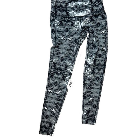 Athleta Cosmic Chaturanga Black White Capri Cropped Activewear Leggings SMALL - Picture 8 of 12